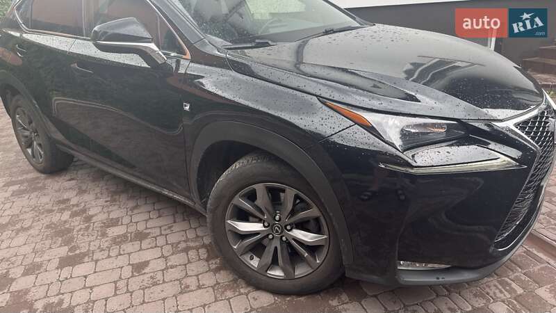 Позашляховик / Кросовер Lexus NX 2017 в Києві