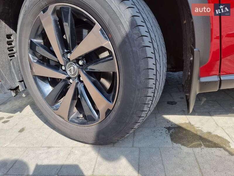 Внедорожник / Кроссовер Lexus NX 2020 в Новояворовске