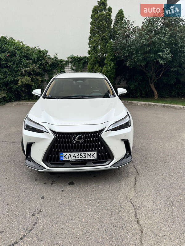 Внедорожник / Кроссовер Lexus NX 2021 в 