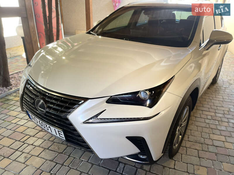 Внедорожник / Кроссовер Lexus NX 2018 в Ужгороде