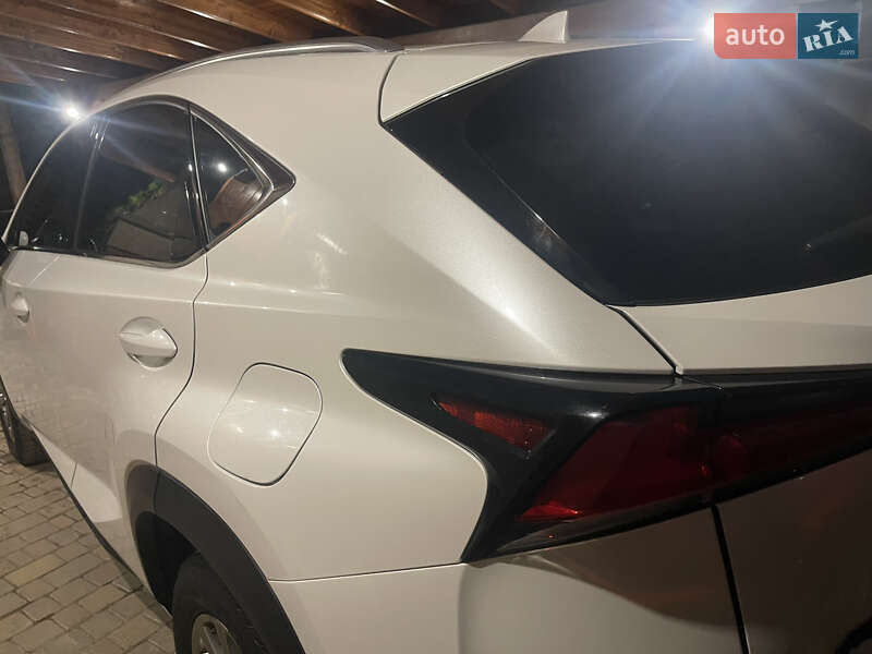 Внедорожник / Кроссовер Lexus NX 2018 в Ужгороде