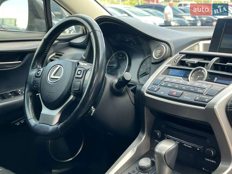 Внедорожник / Кроссовер Lexus NX 2016 в Львове