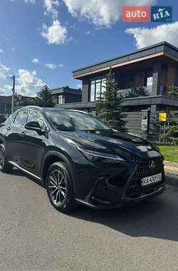 Позашляховик / Кросовер Lexus NX 2022 в 