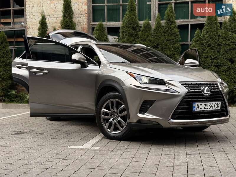 Внедорожник / Кроссовер Lexus NX 2018 в 