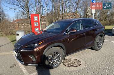 Внедорожник / Кроссовер Lexus NX 2018 в 