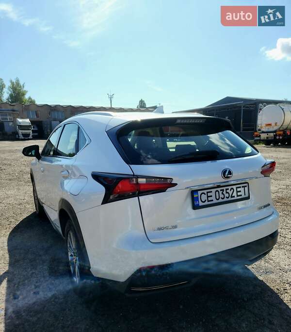 Внедорожник / Кроссовер Lexus NX 2015 в Черновцах