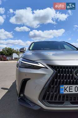 Позашляховик / Кросовер Lexus NX 2022 в 
