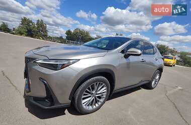 Позашляховик / Кросовер Lexus NX 2022 в 
