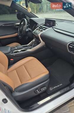 Внедорожник / Кроссовер Lexus NX 2017 в 