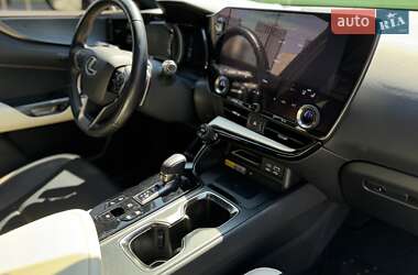 Позашляховик / Кросовер Lexus NX 2022 в 