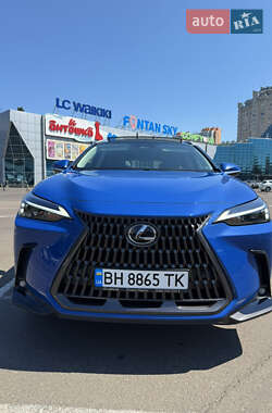 Lexus NX 2022