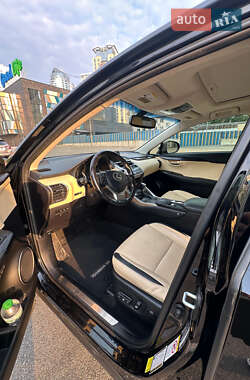 Внедорожник / Кроссовер Lexus NX 2015 в 