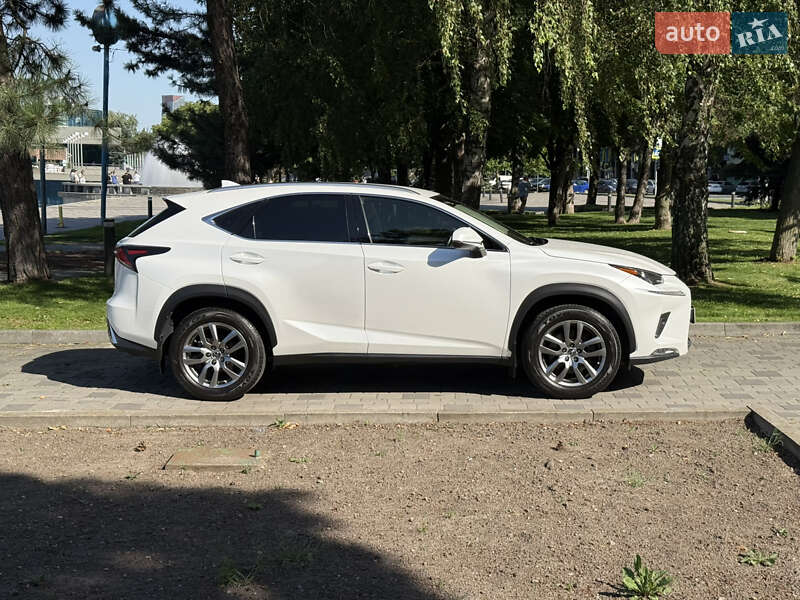 Внедорожник / Кроссовер Lexus NX 2018 в Днепре