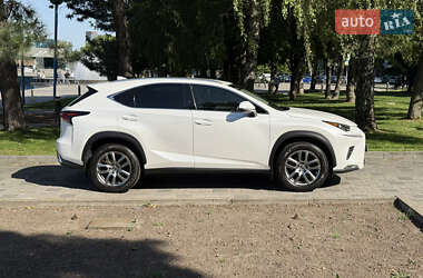 Позашляховик / Кросовер Lexus NX 2018 в 