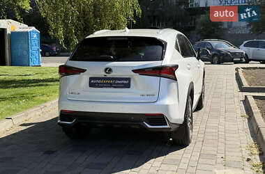 Позашляховик / Кросовер Lexus NX 2018 в 