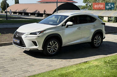 Позашляховик / Кросовер Lexus NX 2018 в 