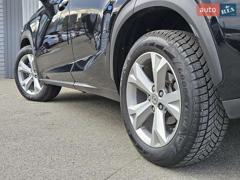 Позашляховик / Кросовер Lexus NX 2016 в Києві