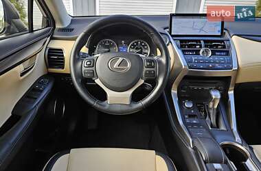 Позашляховик / Кросовер Lexus NX 2016 в 