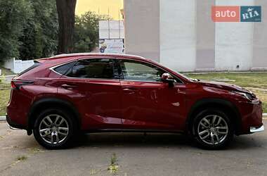 Позашляховик / Кросовер Lexus NX 2016 в 