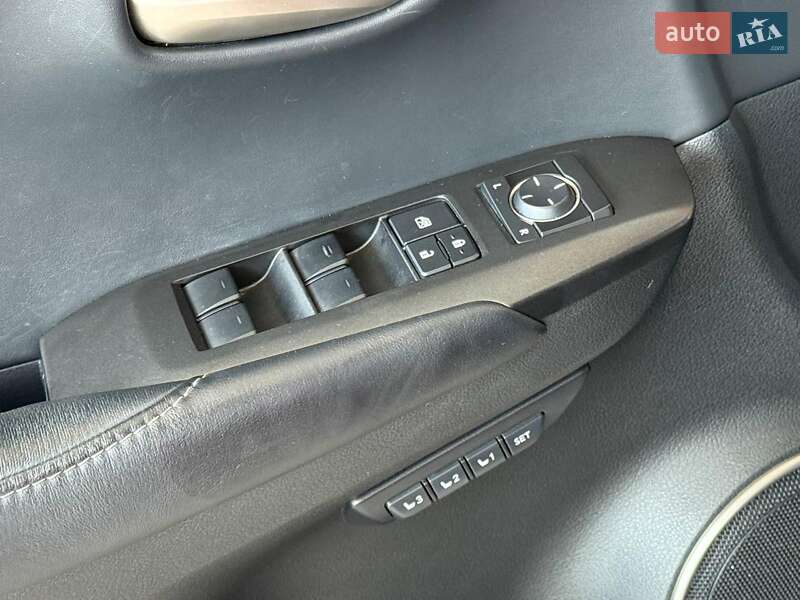 Внедорожник / Кроссовер Lexus NX 2016 в Одессе