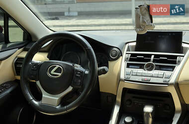 Внедорожник / Кроссовер Lexus NX 2016 в 