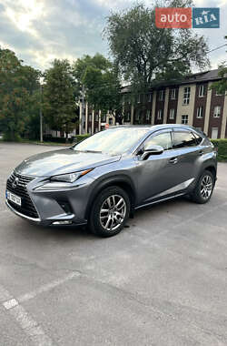 Позашляховик / Кросовер Lexus NX 2017 в 