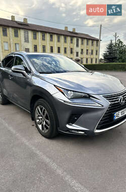 Позашляховик / Кросовер Lexus NX 2017 в 