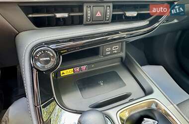 Позашляховик / Кросовер Lexus NX 2022 в 