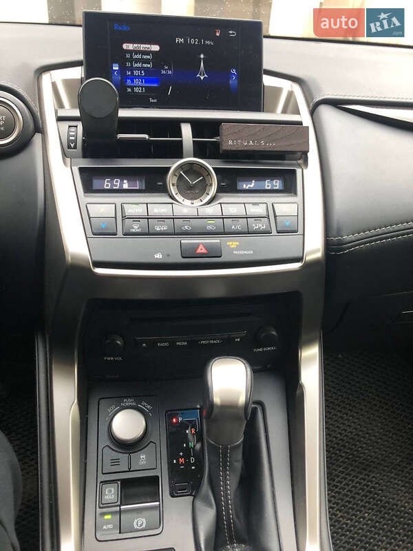 Внедорожник / Кроссовер Lexus NX 2015 в Киеве