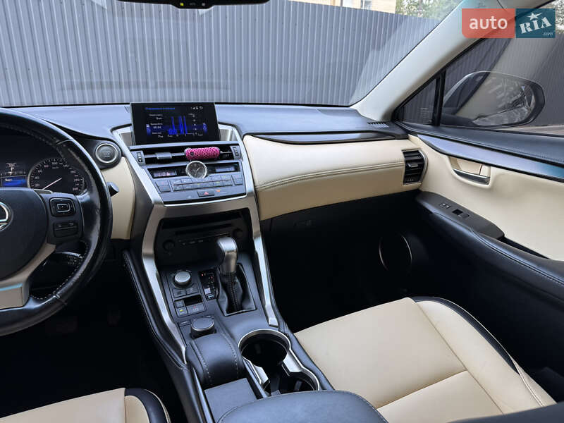 Внедорожник / Кроссовер Lexus NX 2016 в Виннице