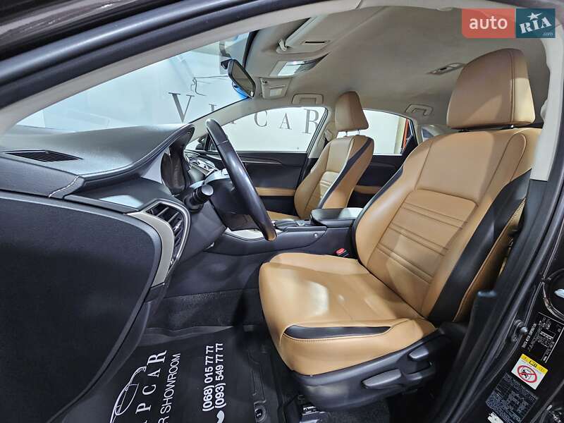 Внедорожник / Кроссовер Lexus NX 2015 в Киеве