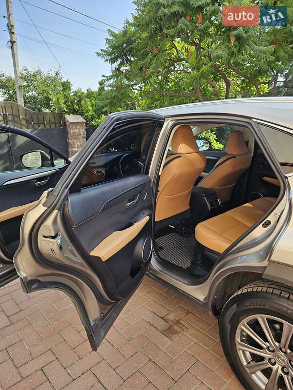 Внедорожник / Кроссовер Lexus NX 2017 в Кропивницком