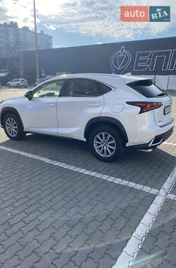 Внедорожник / Кроссовер Lexus NX 2015 в 