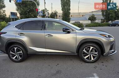 Внедорожник / Кроссовер Lexus NX 2018 в 