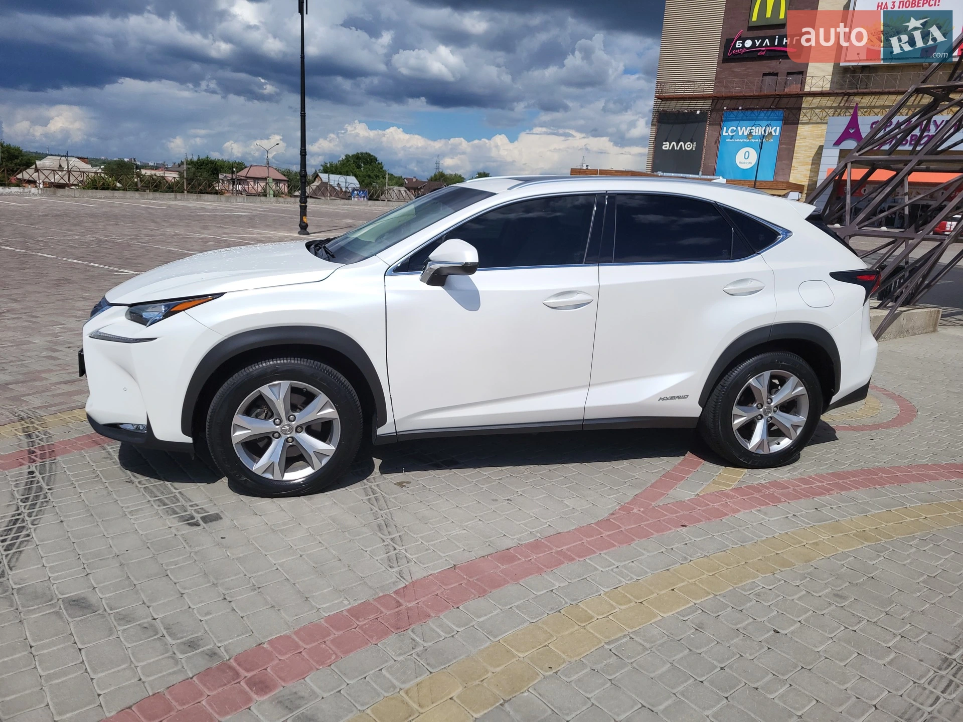 2017 Lexus NX - мініатюра 2