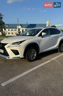Lexus NX 2021