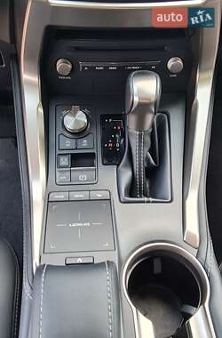 Внедорожник / Кроссовер Lexus NX 2021 в 