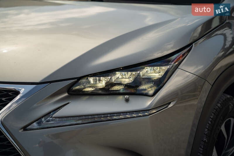 Внедорожник / Кроссовер Lexus NX 2015 в Черновцах