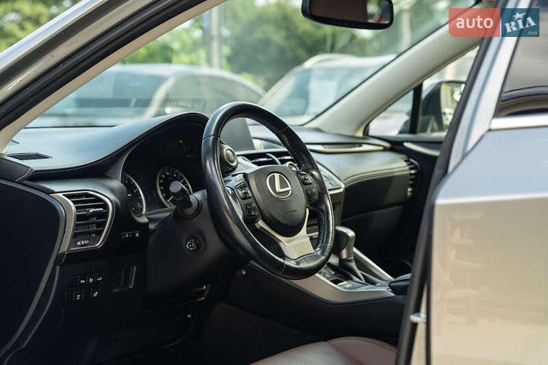 Внедорожник / Кроссовер Lexus NX 2015 в Черновцах