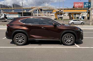 Позашляховик / Кросовер Lexus NX 2015 в Києві