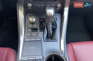 Внедорожник / Кроссовер Lexus NX 2020 в 