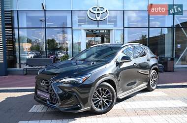 Lexus NX 2022