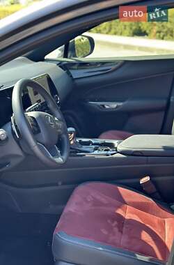 Внедорожник / Кроссовер Lexus NX 2024 в 