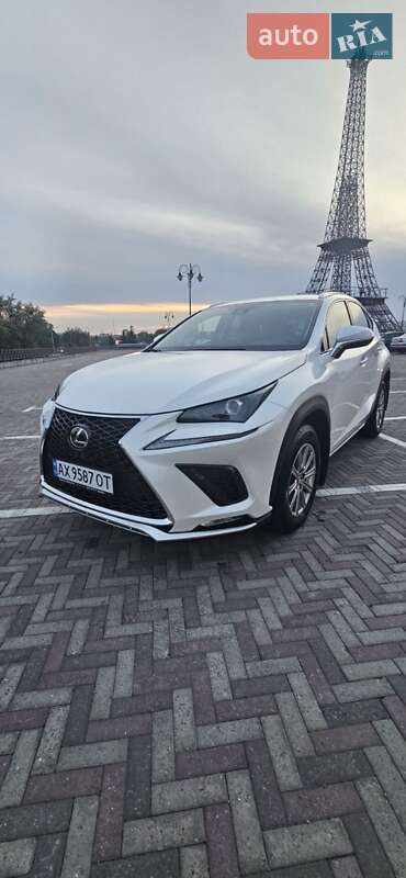 Lexus NX 2021