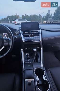 Внедорожник / Кроссовер Lexus NX 2021 в 