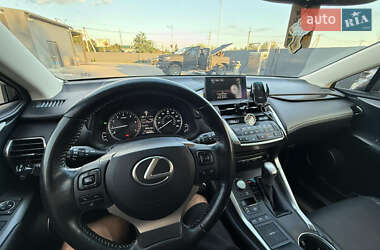 Внедорожник / Кроссовер Lexus NX 2015 в 