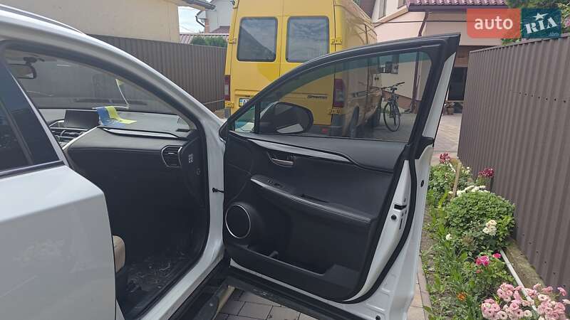 Внедорожник / Кроссовер Lexus NX 2014 в Ивано-Франковске