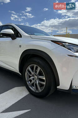 Внедорожник / Кроссовер Lexus NX 2015 в 