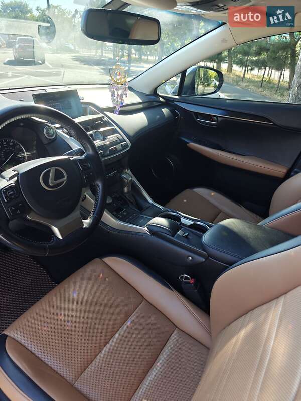 Внедорожник / Кроссовер Lexus NX 2015 в Одессе