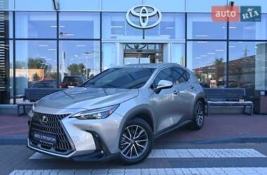 Lexus NX 2023